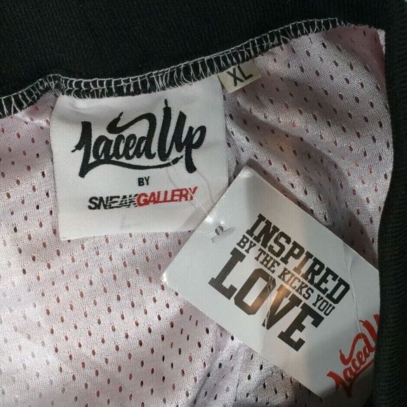 Laced Up by Sneak Gallery NWT Athletic Basketball Shorts, Men's, Size XL - Picture 3 of 3